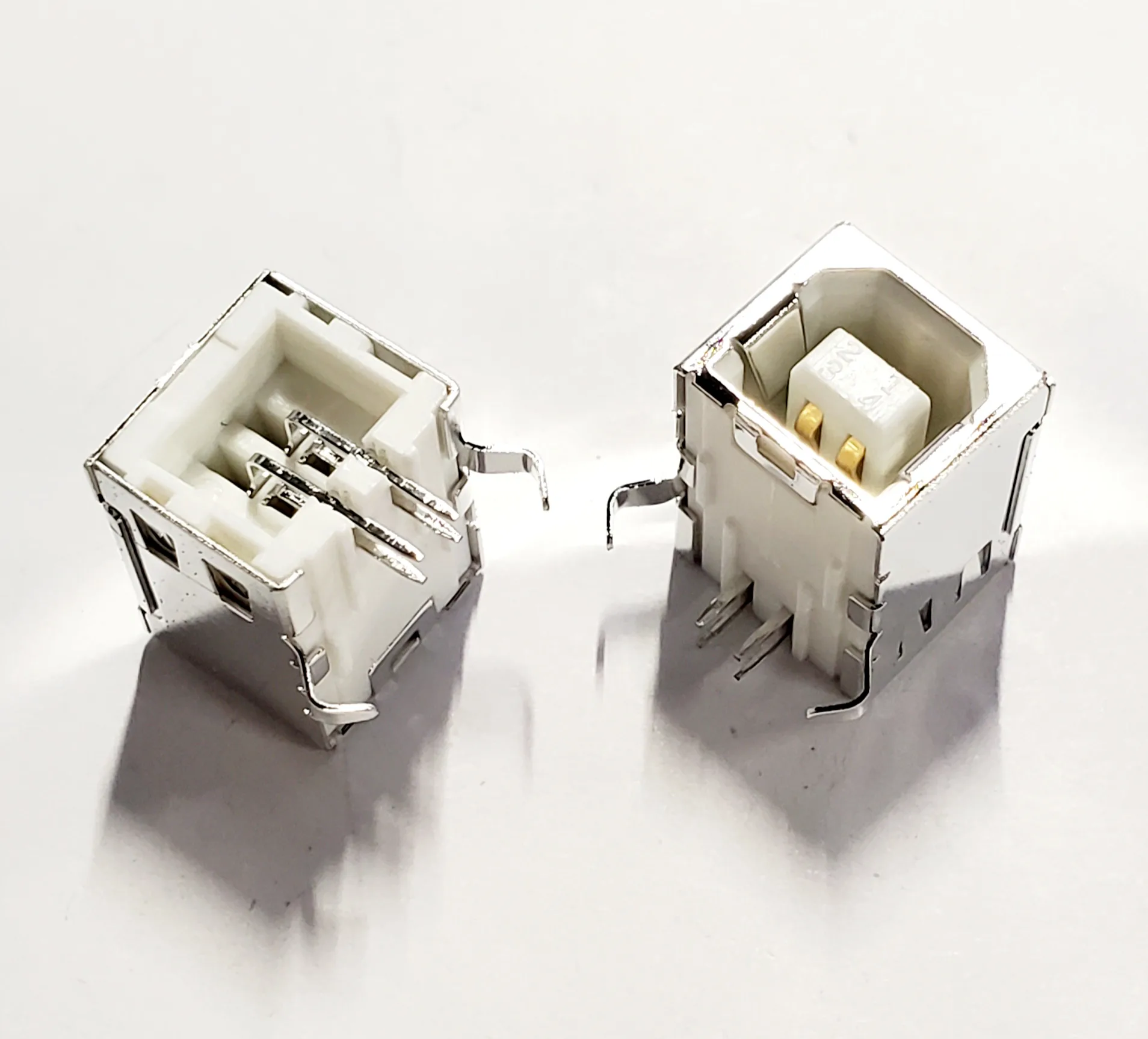 AU-Y1007 | CONN RCPT USB1.1 TYPE B 4POS R/A - Image 3