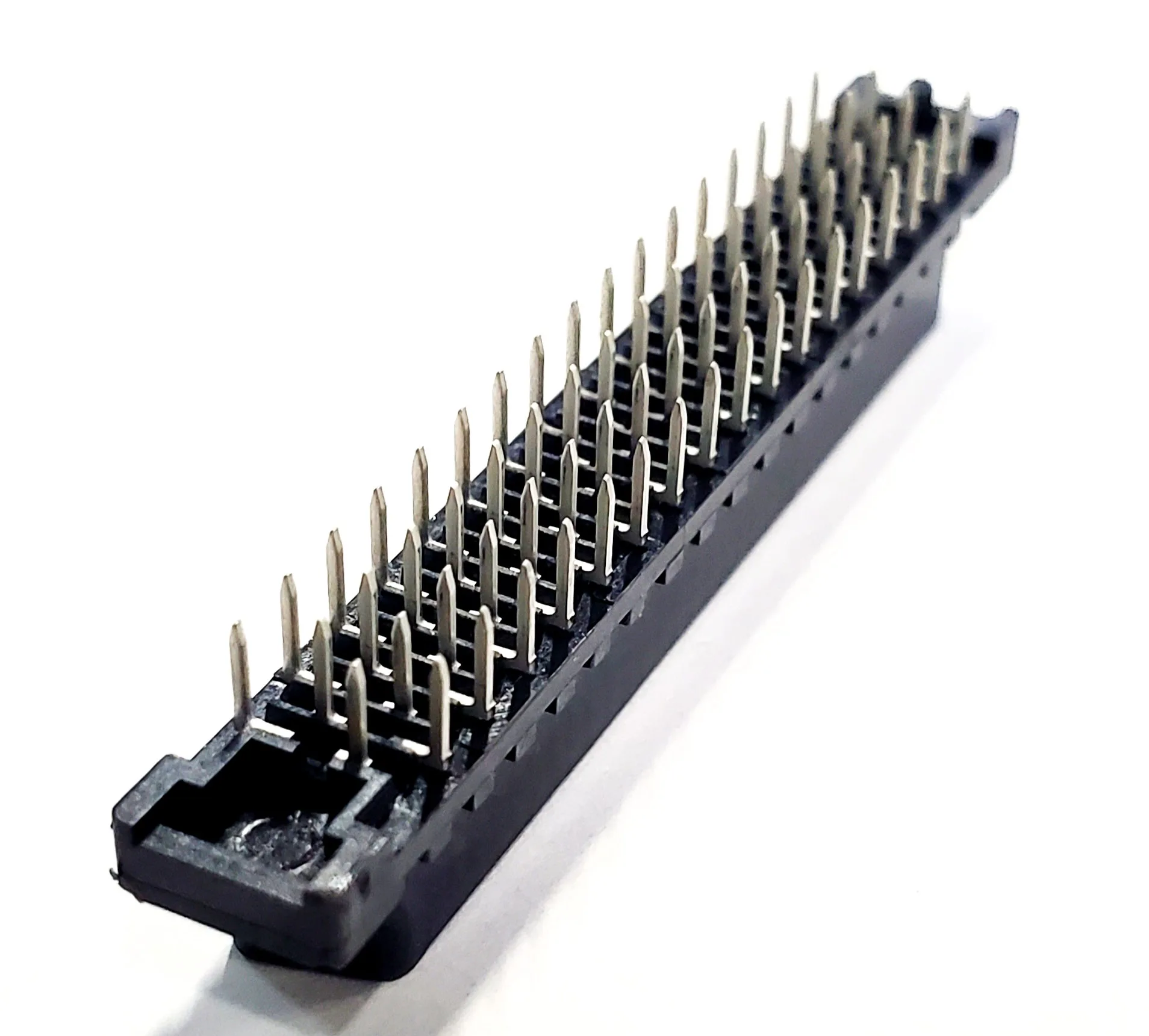 0015870305 | CONN SCSI RCPT 68 POS VERT SOLDER - Image 2