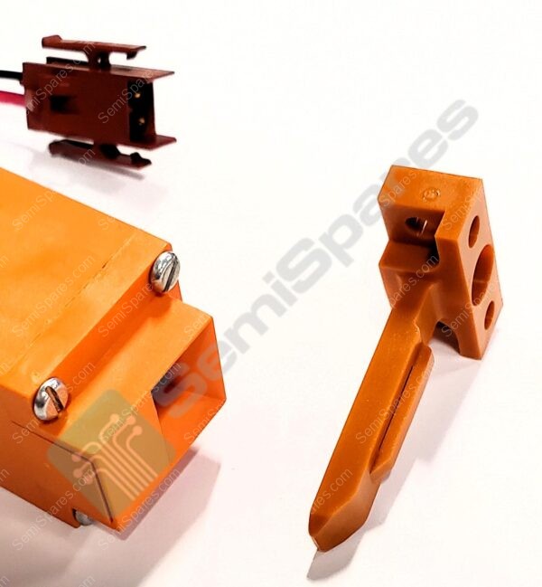 12-8875-026/ 3SE3-200-0 XF | POSITION SWITCH INTERLOCK ASSEMBLY w/ KEY 12-8875-026 REV. C 500V AC-12 10A MOULDED PLASTIC HOUSING - Image 2