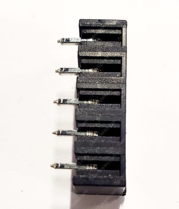 398600705 | 5 POSITION TERMINAL BLOCK HEADER MALE PINS SHROUDED 4 SIDE 5.08MM 90° TIGHT ANGLE THROUGH HOLE 300V - Image 3