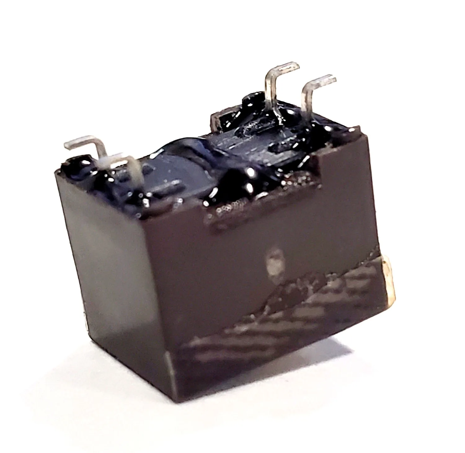 204-211ST | DIP SWITCH DPST 1 POSITION SURFACE MOUNT SLIDE ACTUATOR 50MA 24VDC RAISED GULL WING BLACK - Image 3