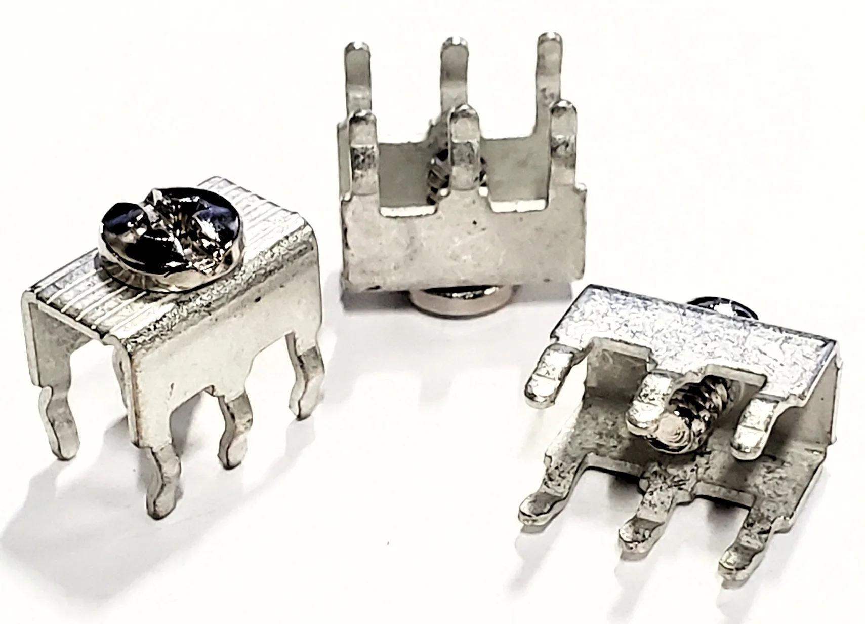 8199 | 6 PIN SCREW TERMINAL POWER TAP 6-32 THROUGH HOLE SNAP-FIT BRASS - Image 3