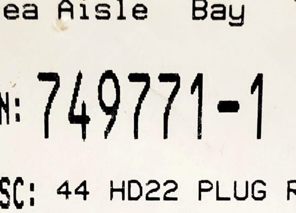 749771-1 | 44 POSITION D-SUB, HIGH DENSITY PLUG MALE PINS CONNECTOR THROUGH HOLE SOLDER BLACK BOARD LOCK - Image 4