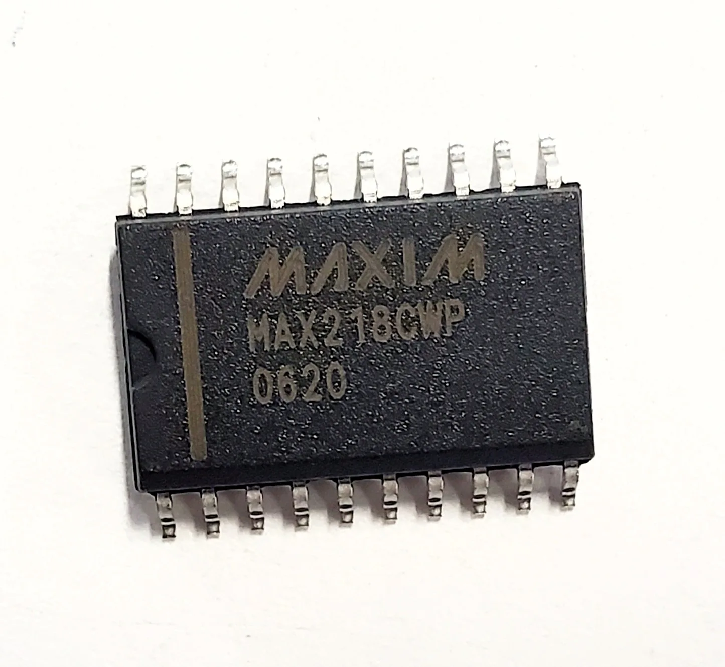 MAX218CWP | 2/2 TRANSCEIVER FULL RS232 20-SOIC 100MV 1.8V-4.25V SURFACE MOUNT