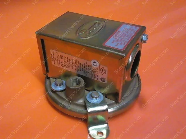 MS-0165-00 | SWITCH, SPDT AIR PSI, 480V 15A,026062,UV2