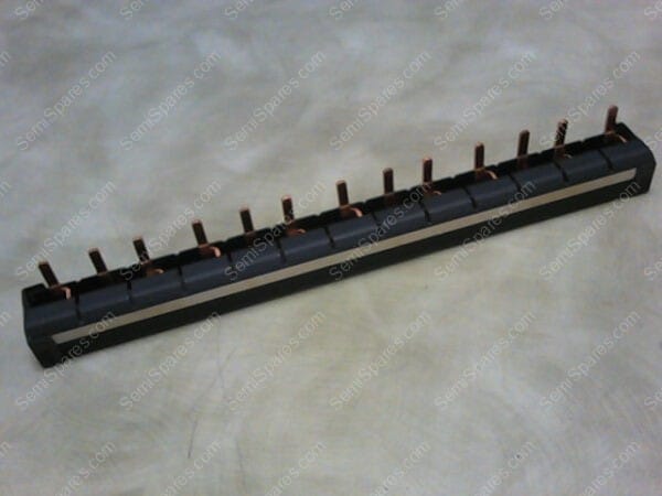 500V-IEC 664 | MERLIN GERIN 500V-IEC 664 TERMINAL STRIP T69301 - Image 4