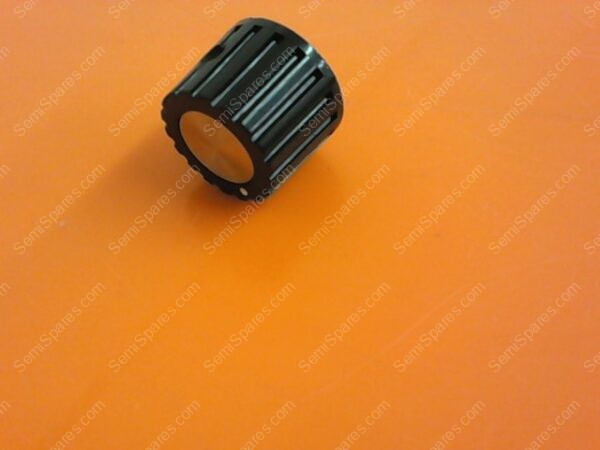 645-008990-002 | KNOB SERRATED .70 DIA X .53 HI - Image 5