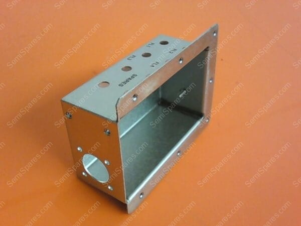 714-015085-001 | BRACKET FEED-THRU BOX(LWR MAT - Image 3