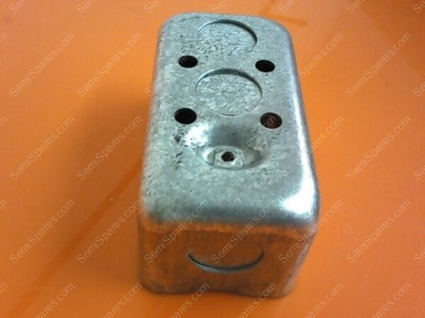 687-001305-001 | BOX  CONDUIT 1/2" KO 1-7/8" DE - Image 4