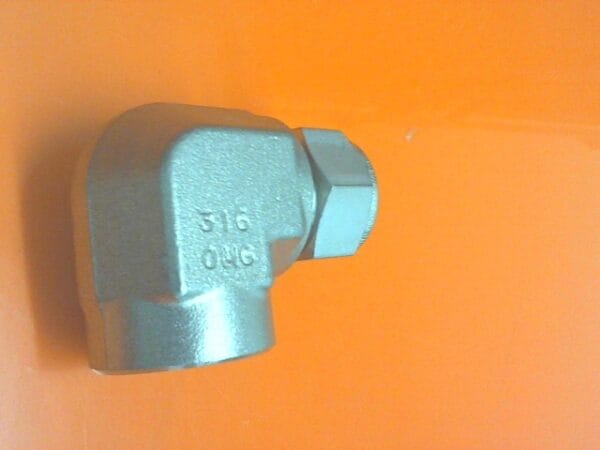 CF-6240-00 | FEMALE,ELBOW,3/4T X 3/4FNPT,SS-1210-8-12 - Image 3