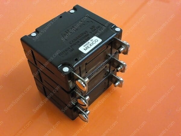 670-060193-001 | CIRCUIT BRKR, 3 POLE, 15 AMP - Image 3