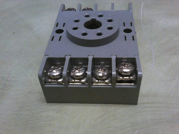 27E891 | P & B 27E891 RELAY SOCKET, DIN RAIL, SCREW, 8 PINS, 10A, 300VAC - Image 3