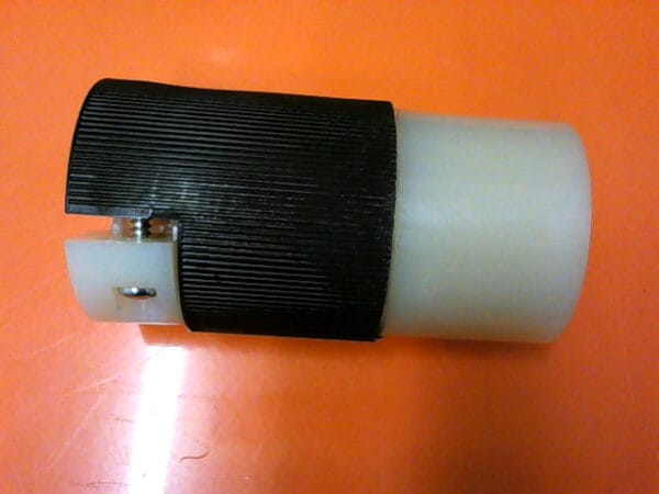 20A-125V | HUBBELL TWIST-LOCK TURN & PULL FEMALE PLUG 20A-125V - Image 4
