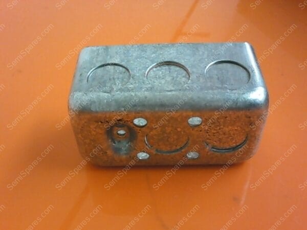 687-001305-001 | BOX  CONDUIT 1/2" KO 1-7/8" DE - Image 5