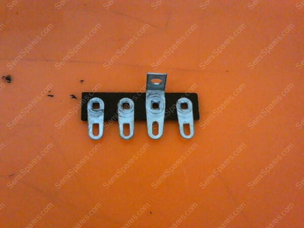673-001075-001 | TERMINAL STRIP 4 POS 3/8 CTRS - Image 3