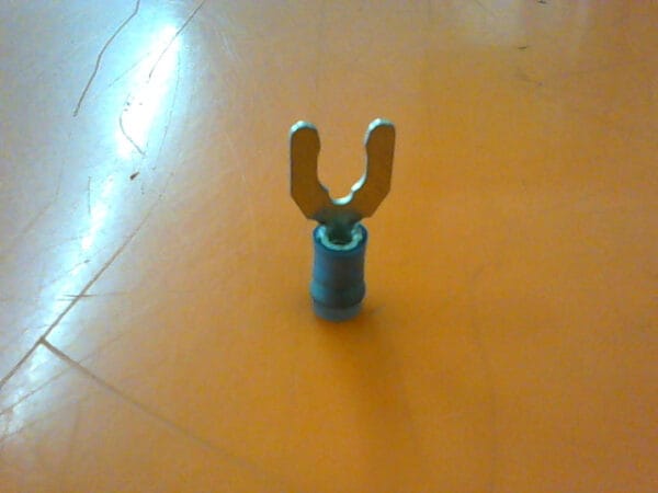 70-0008-018 | LUG, SPADE, BLU, #8,16-14GA - Image 2