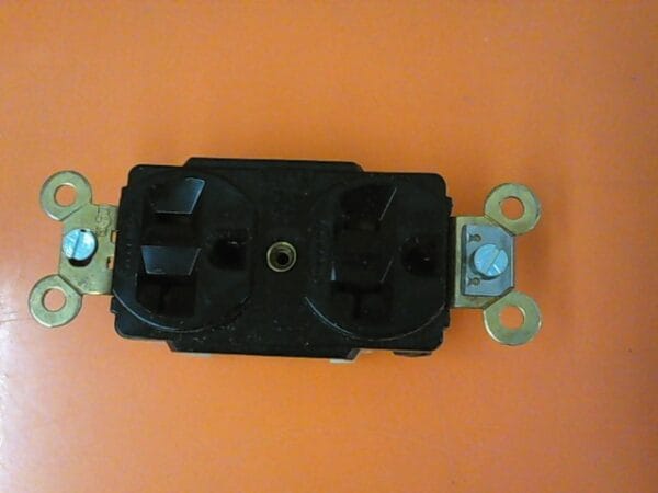 668-090646-001 | CONN,RECEPTACLE,20A 125V 3-WIR - Image 7