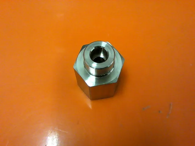 SS-4-TSW-7-4 | SWAGELOK TSW FEMALE CONNECTOR 1/4"TSW X 1/4"FNPT SS-4-TSW-7-4 (PKG OF 25) - Image 4