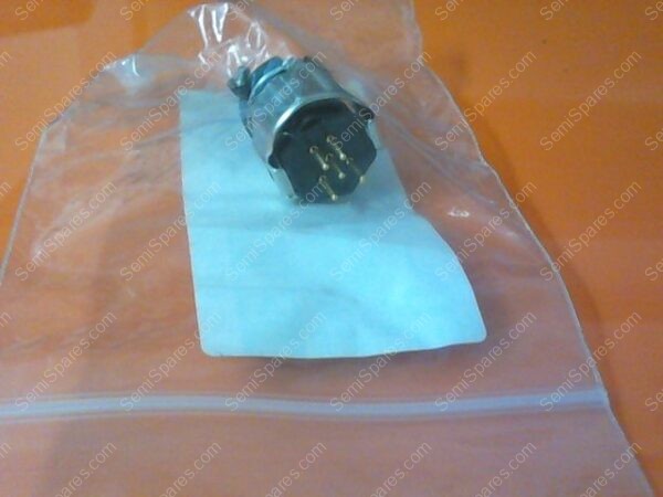 EC-2820-00 | CONNECTOR,HEX,MA,5P,W/HOOD,P#80-700-010 - Image 3