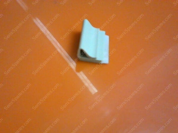 070-000025-007 | CBL CLIP FLAT C-TYPE WHITE ADH - Image 5