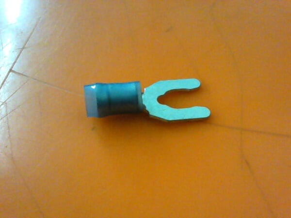 70-0008-018 | LUG, SPADE, BLU, #8,16-14GA - Image 3