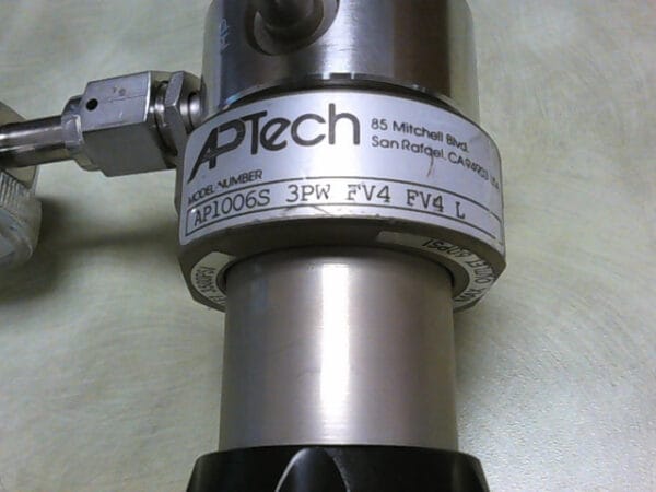 AP1006S 3PW FV4 FV4 L | APTECH REGULATOR AP1006S 3PW FV4 FV4 L W/ PALL MINI-GASKLEEN GLFPF3000VMM4 IN-LINE GAS FILTER, NIPPON SANSO VALVE, AND A SPAN INSTRUMENTS GAUGE - Image 7