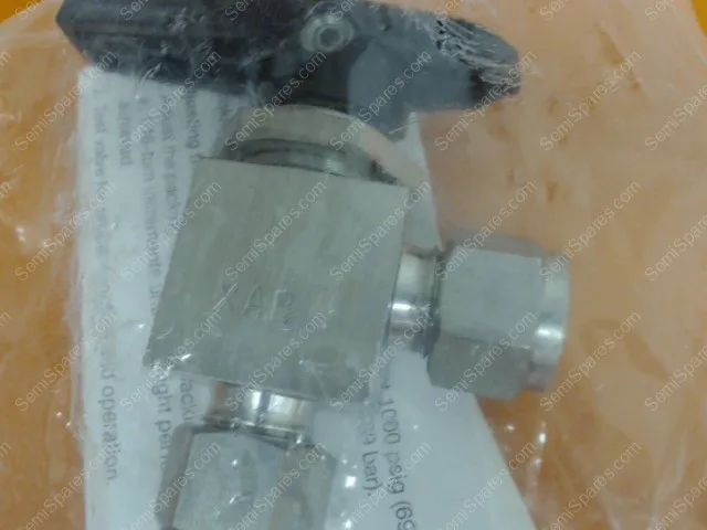 VL-4545-00 | BALL VALVE ANGLE 3/8T,SS-43GS6-A,SWAGELOK - Image 2