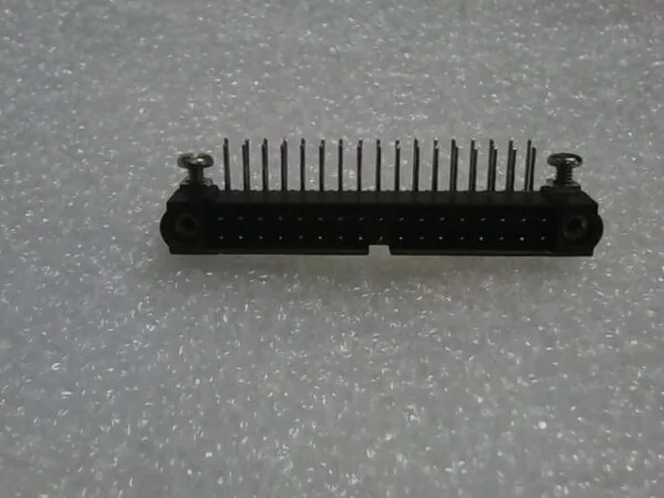 UNKNOWN (10-01-116L) | 34 POSITION CONNECTOR RECEPTACLE - Image 5
