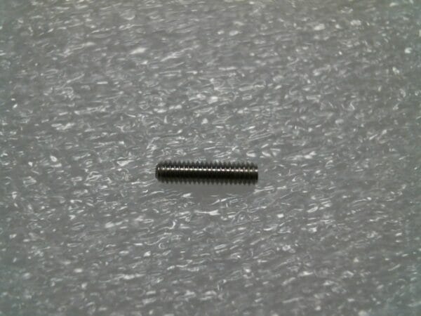 TMET-1017425 | 2.5 x 10-CUP POINT STAINLESS SET SCREW (LOT OF 8) - Image 3