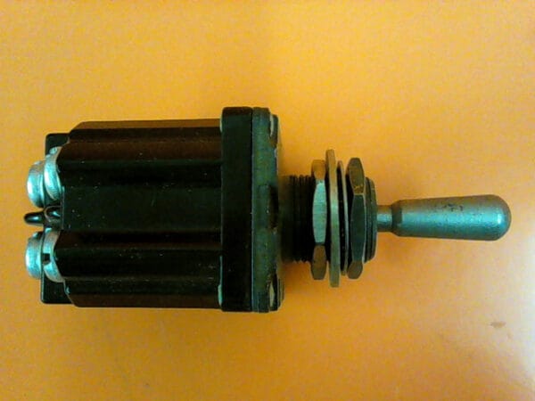 MS24524-21 | C-H 8501K1 TOGGLE SWITCH - Image 6