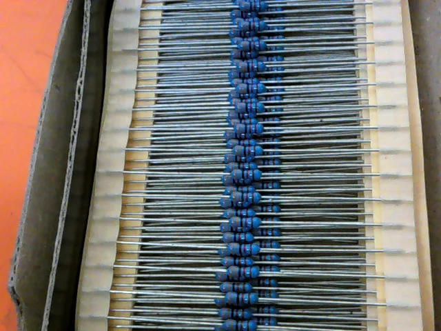 271-33K | 33KOHMS XICON 1/4W 1% METAL FILM RESISTORS - Image 3